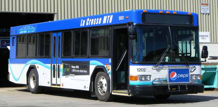 La Crosse MTU Gillig Advantage 1202